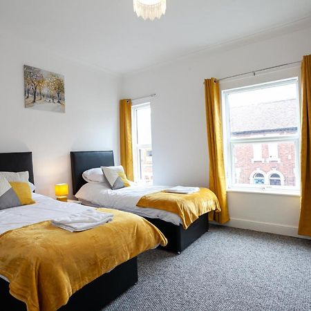 Stay Comfortable-City Centre Location- Sleeps Up To 9 Stoke-on-Trent Exteriér fotografie