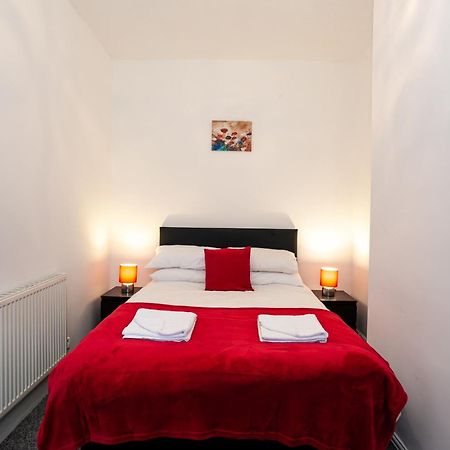 Stay Comfortable-City Centre Location- Sleeps Up To 9 Stoke-on-Trent Exteriér fotografie