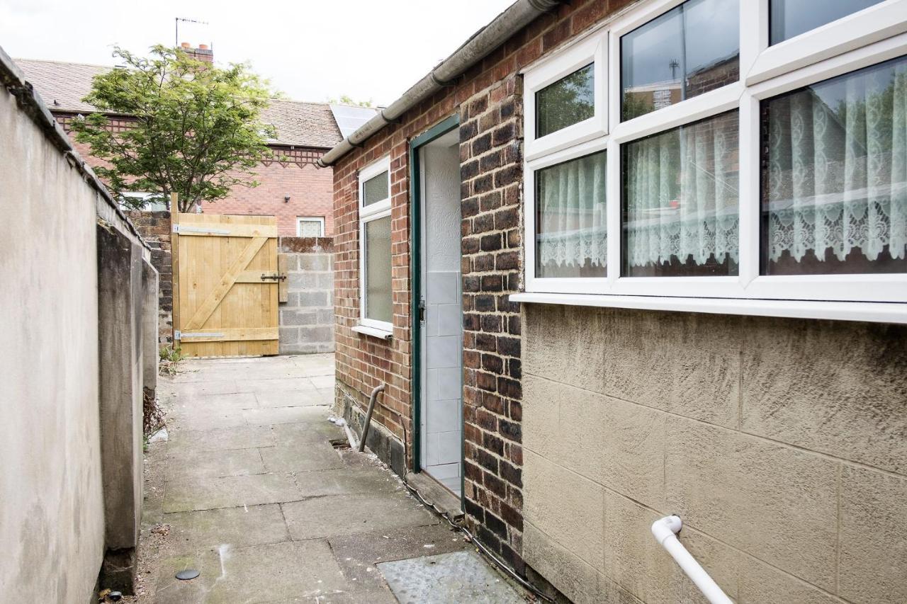 Stay Comfortable-City Centre Location- Sleeps Up To 9 Stoke-on-Trent Exteriér fotografie