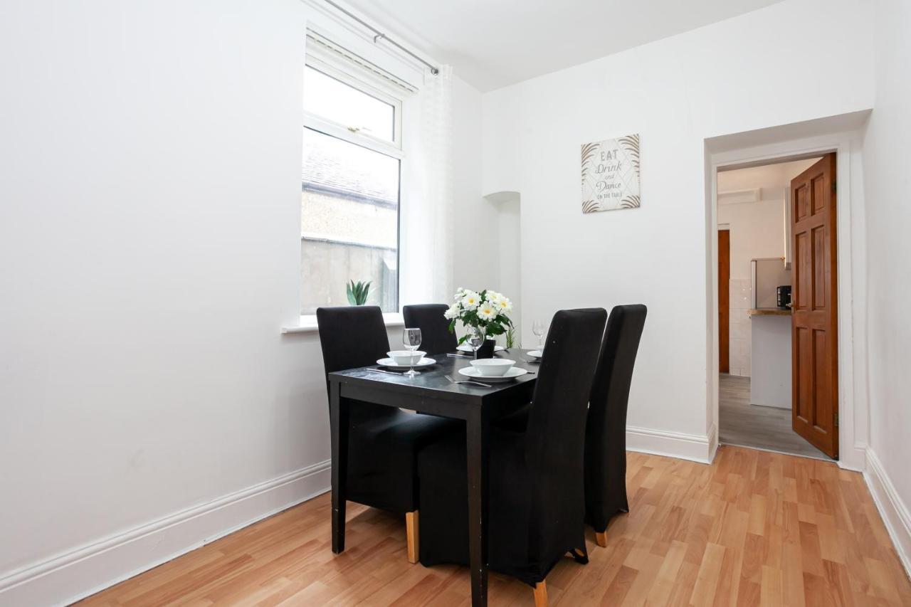 Stay Comfortable-City Centre Location- Sleeps Up To 9 Stoke-on-Trent Exteriér fotografie