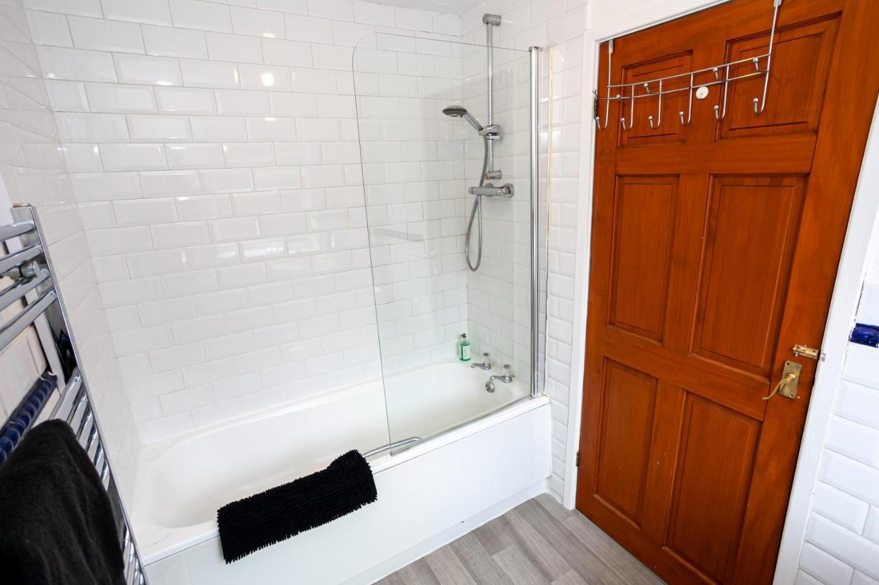 Stay Comfortable-City Centre Location- Sleeps Up To 9 Stoke-on-Trent Exteriér fotografie