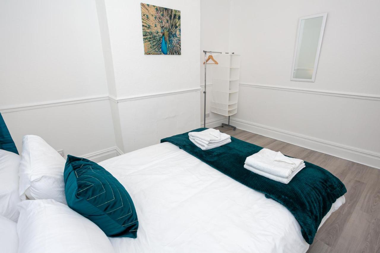 Stay Comfortable-City Centre Location- Sleeps Up To 9 Stoke-on-Trent Exteriér fotografie