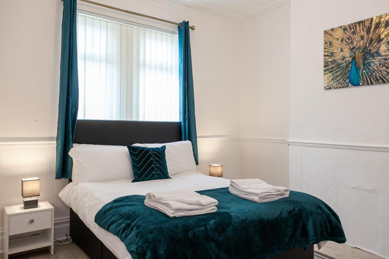 Stay Comfortable-City Centre Location- Sleeps Up To 9 Stoke-on-Trent Exteriér fotografie