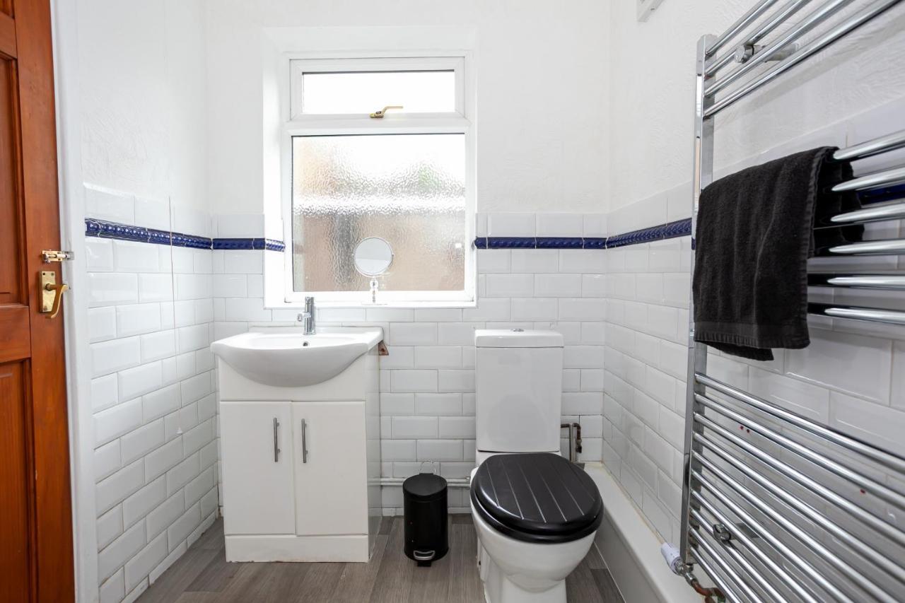 Stay Comfortable-City Centre Location- Sleeps Up To 9 Stoke-on-Trent Exteriér fotografie