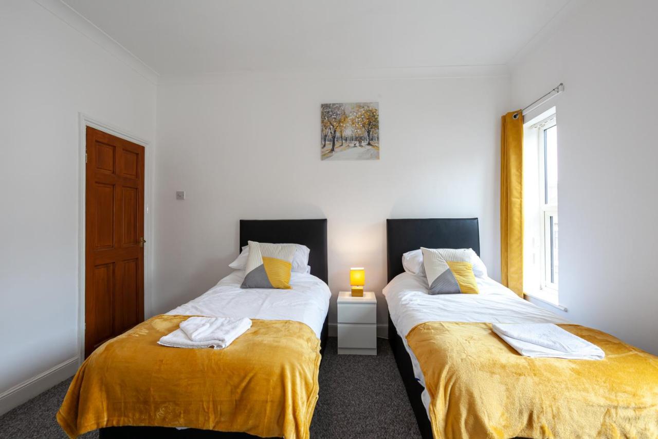 Stay Comfortable-City Centre Location- Sleeps Up To 9 Stoke-on-Trent Exteriér fotografie