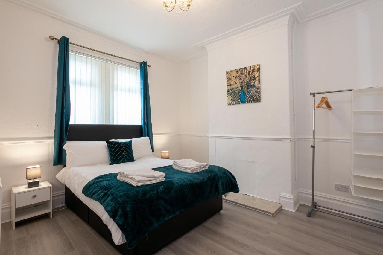 Stay Comfortable-City Centre Location- Sleeps Up To 9 Stoke-on-Trent Exteriér fotografie