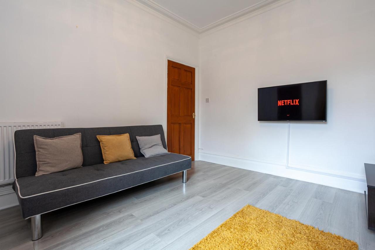 Stay Comfortable-City Centre Location- Sleeps Up To 9 Stoke-on-Trent Exteriér fotografie
