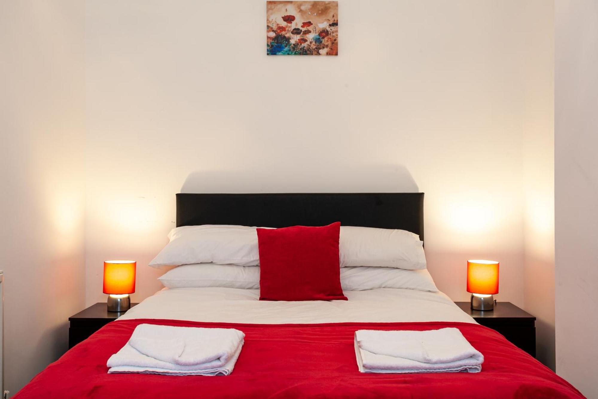 Stay Comfortable-City Centre Location- Sleeps Up To 9 Stoke-on-Trent Exteriér fotografie